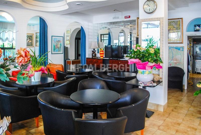 Hotel Barbiani Римини Экстерьер фото