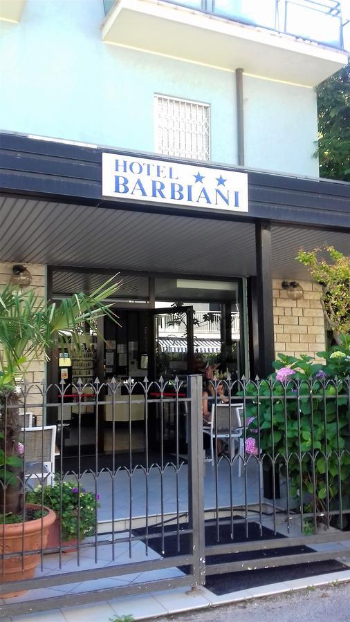 Hotel Barbiani Римини Экстерьер фото