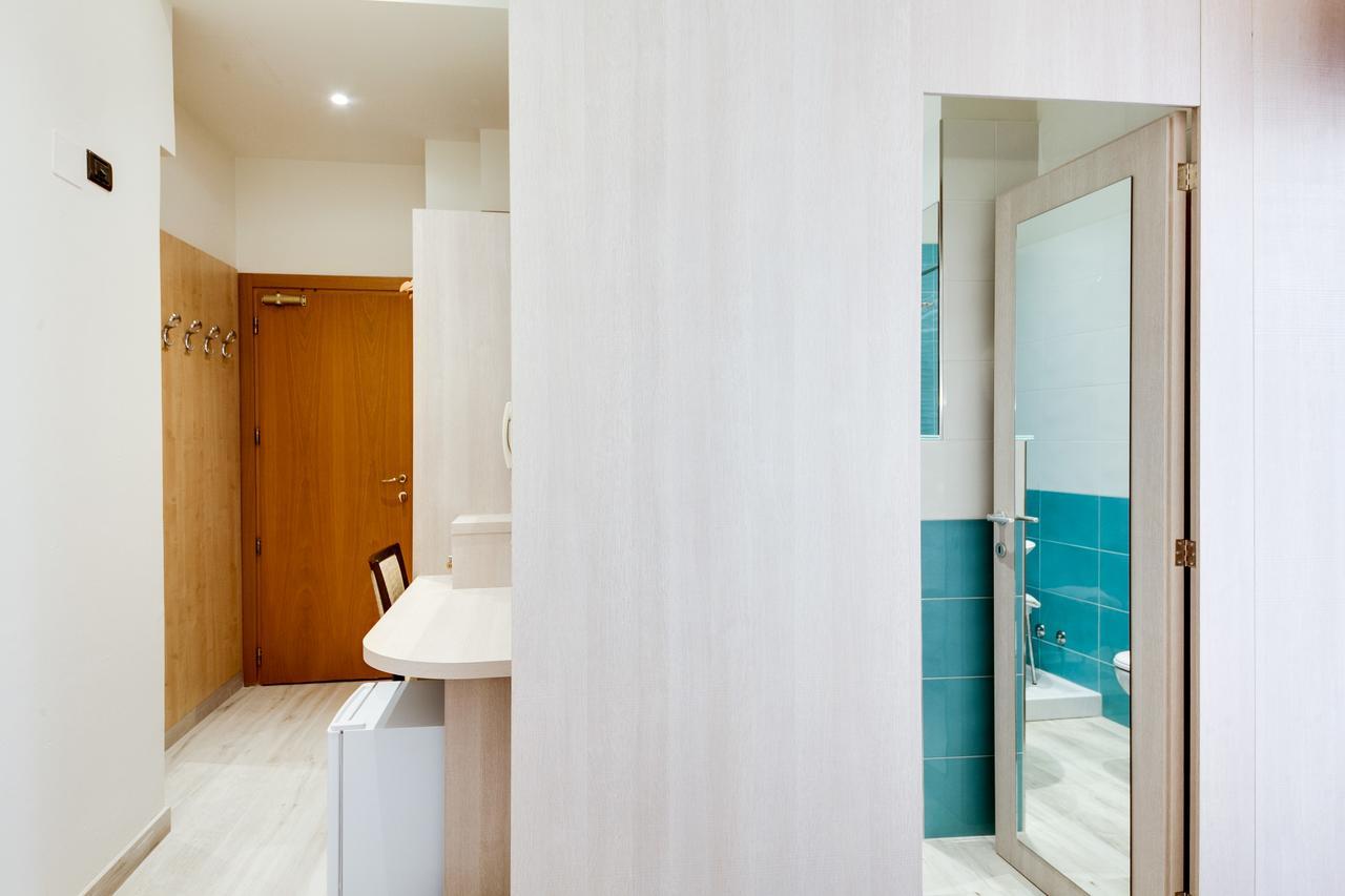 Hotel Barbiani Римини Экстерьер фото