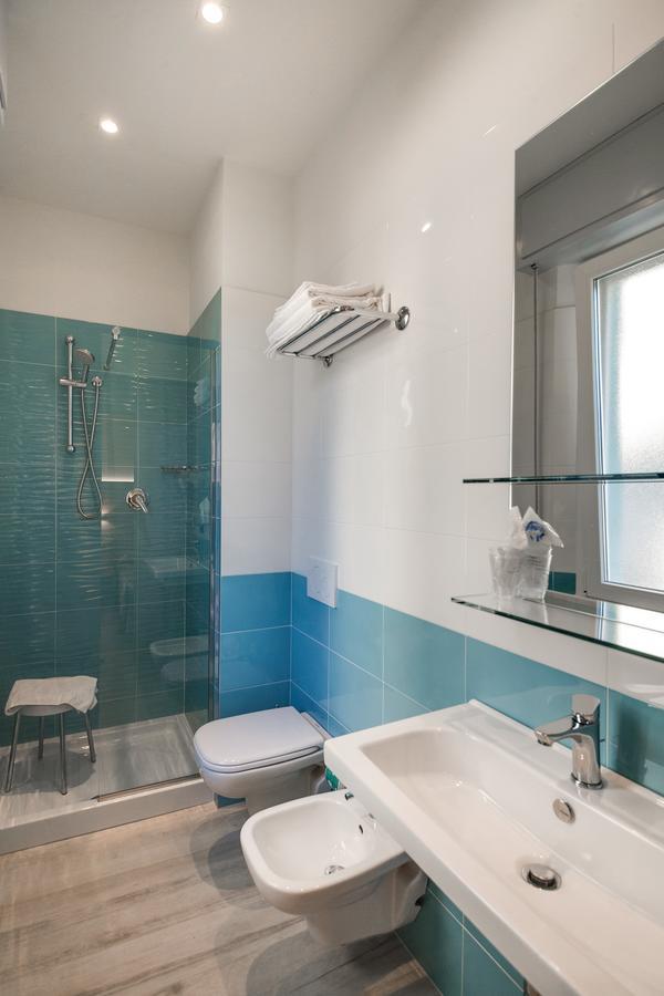 Hotel Barbiani Римини Экстерьер фото